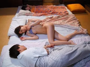 đắng lòng nhìn bà xã nhắn tin với trai lạ