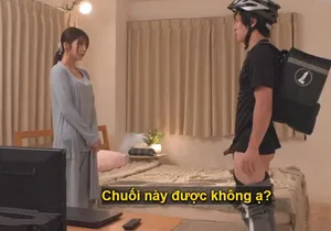 đứa cháu trai nghịch ngợm thường xuyên chui vô váy của “dì”