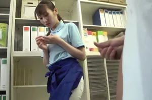 Eimi Fukada rủ bạn thân đến cho sếp địt