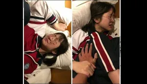 Em gái tóc vàng mới 20 tuổi, cạo lông mu theo yêu cầu của khán giả, thủ dâm sau khi cạo lông mu, nâng mông và làm cho mu chặt hơn