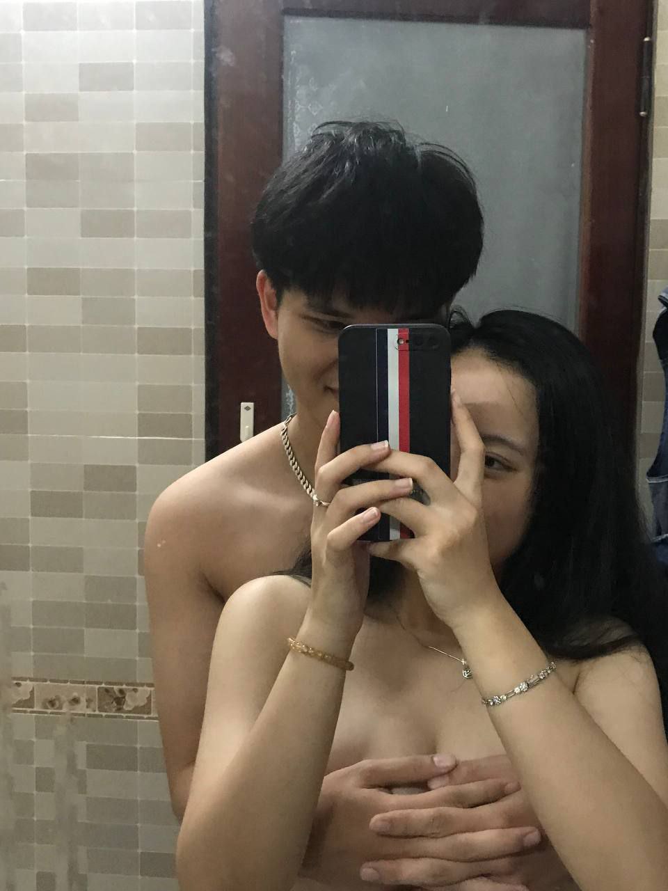Chiếc nhẫn ma thuật tẩy não trả thù em đồng nghiệp từng cưỡng bức mình