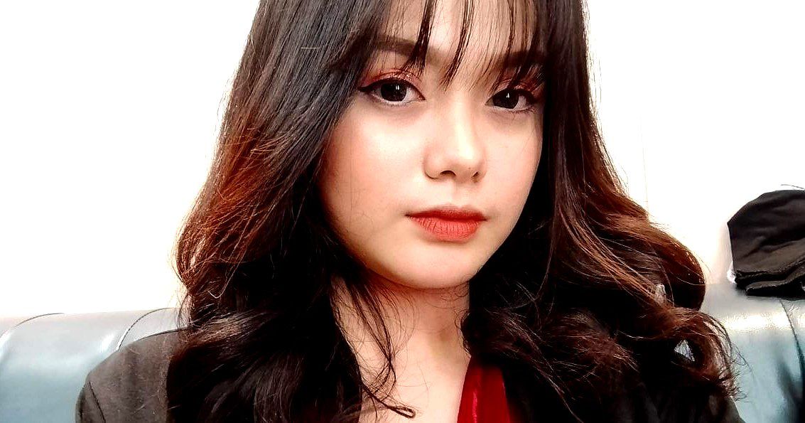 Gạ gẫm thằng em trai ngây ngô sờ vú